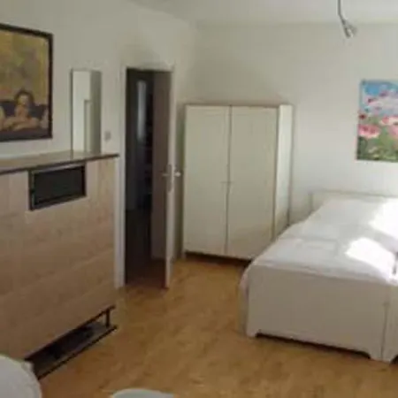 Haus 10 Zimmer *